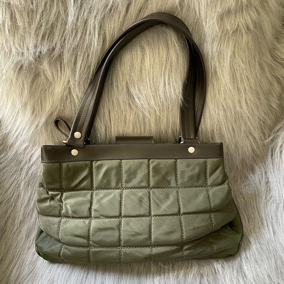 Jones New York Handbags - Jones New York Olive Green Quilted Purse with dark leather handles and bottom.